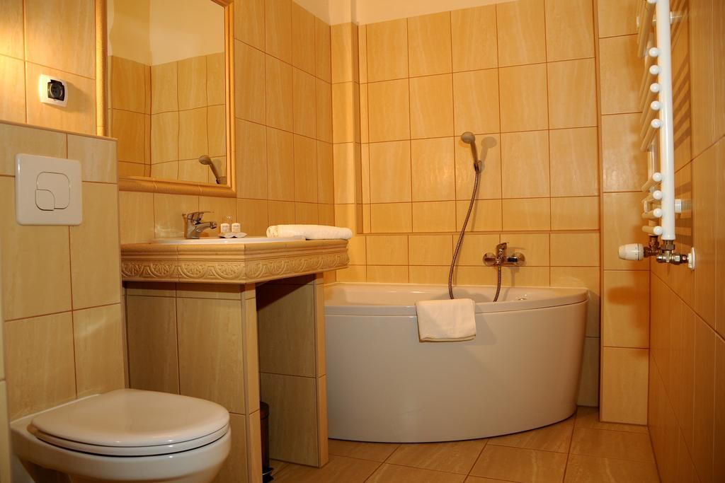 Folwark Stara Winiarnia Hotel